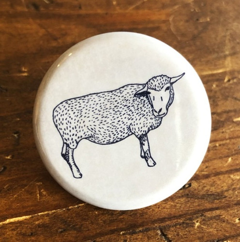 ひつじの缶バッジ 】 | 動物イラスト雑貨 ameno