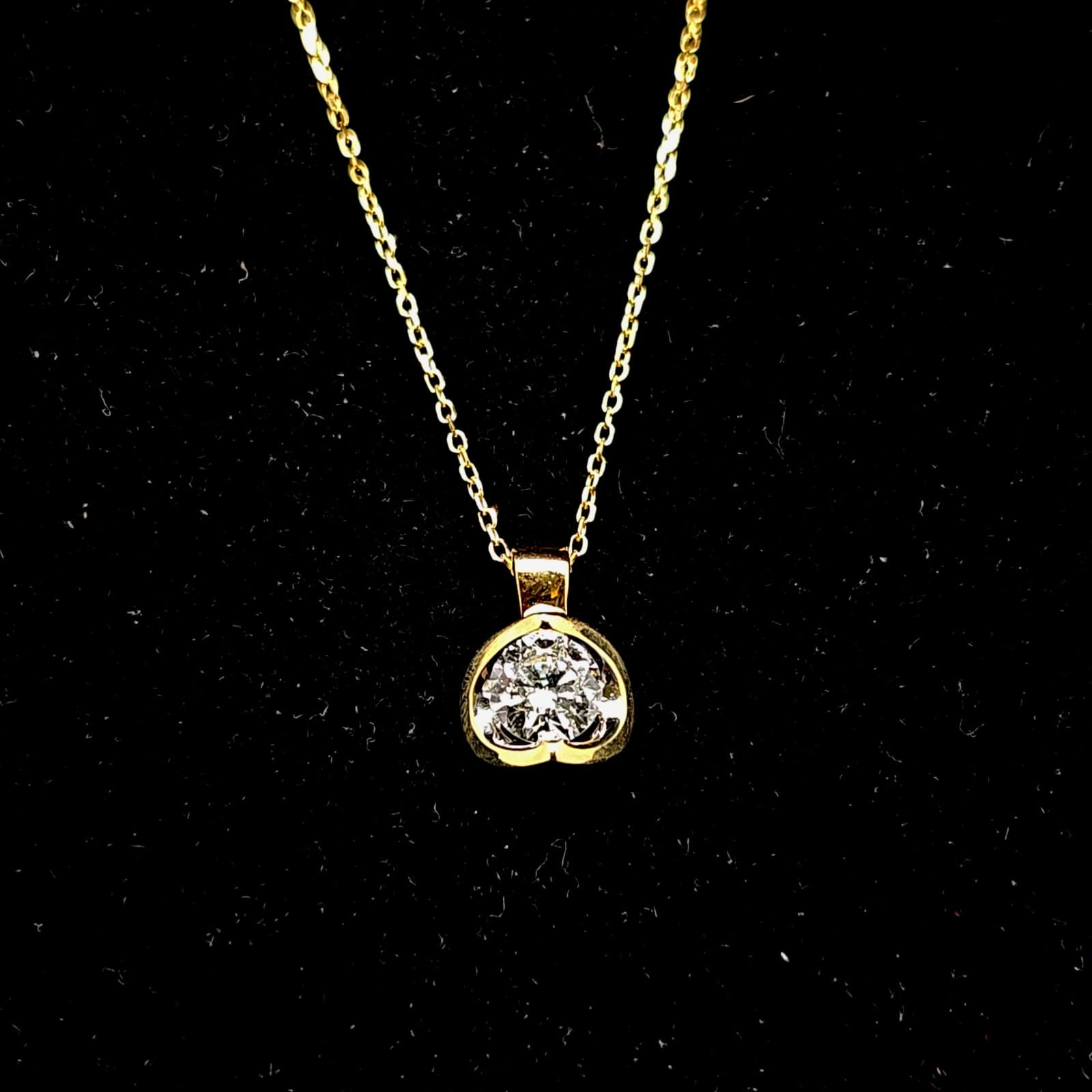 MOON SET NECKLACE