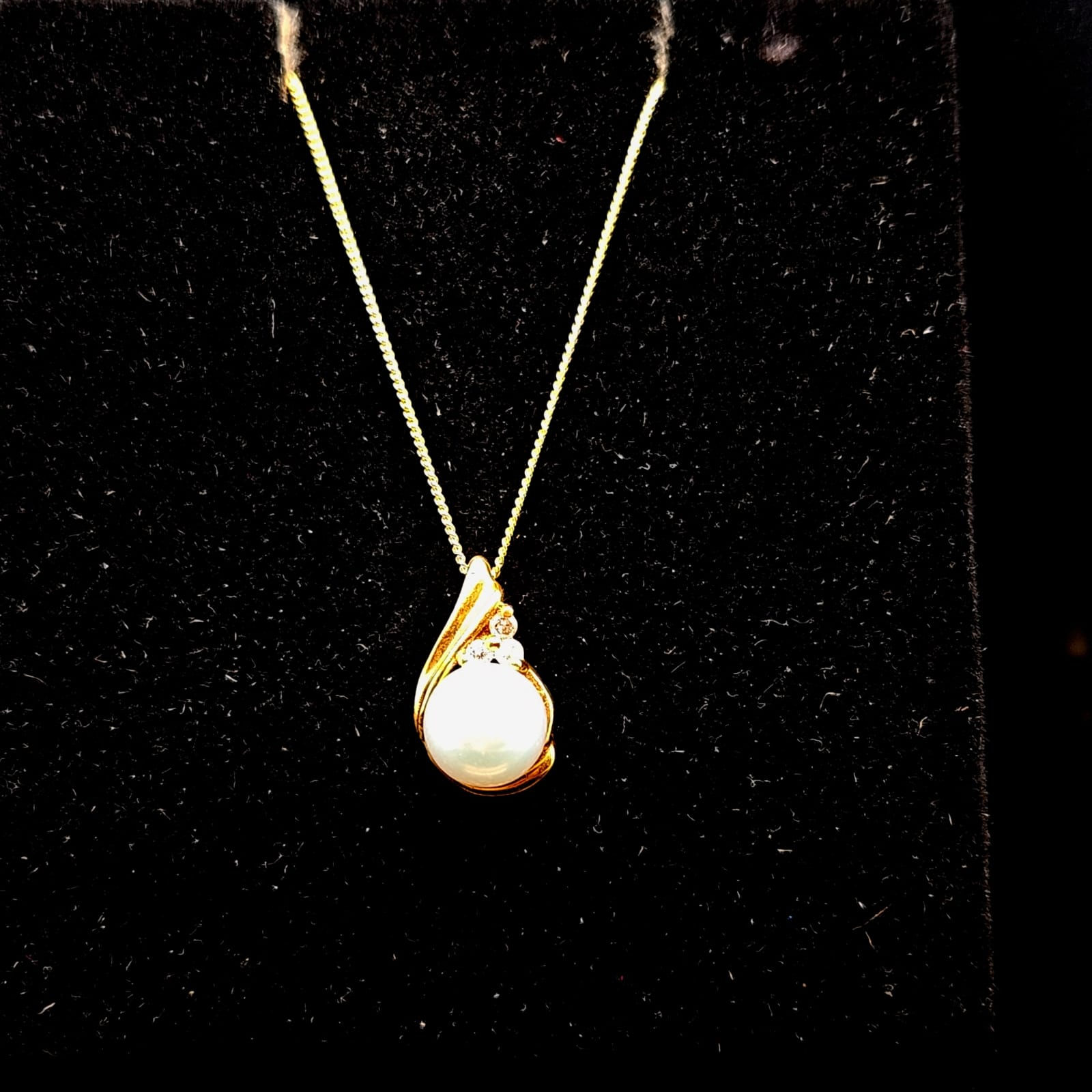 PEARL PENDANT NECKALCE