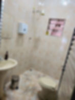 Banheiro completo em Salão comercial para alugar em Caieiras/SP