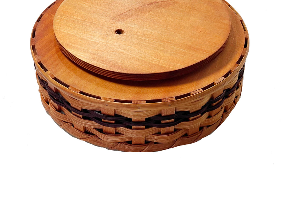 Thumbnail: Wooden basket with lid, Amish craftsmanship