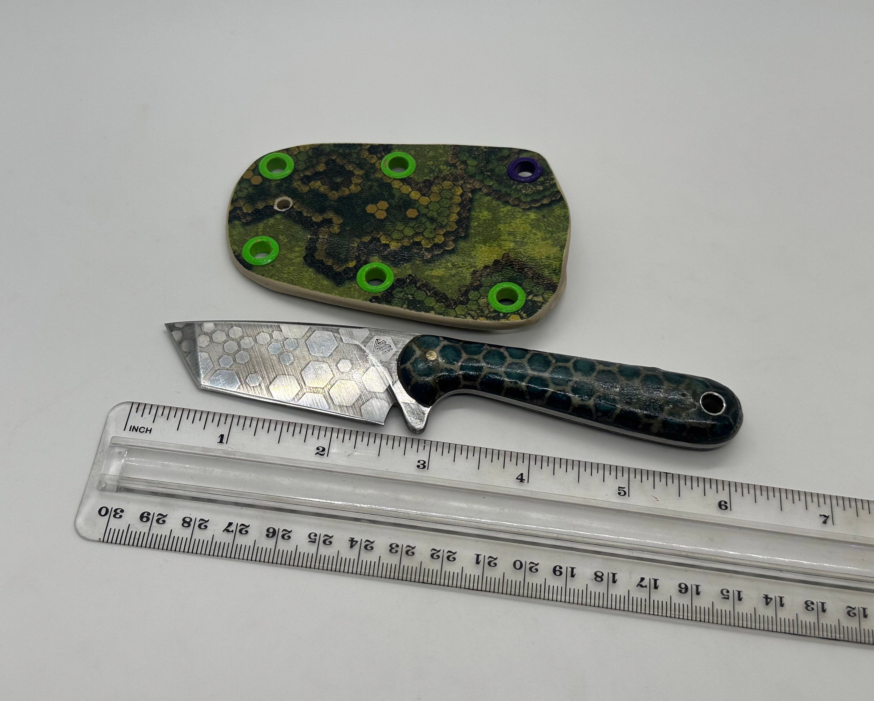 Tanto glow in the dark 