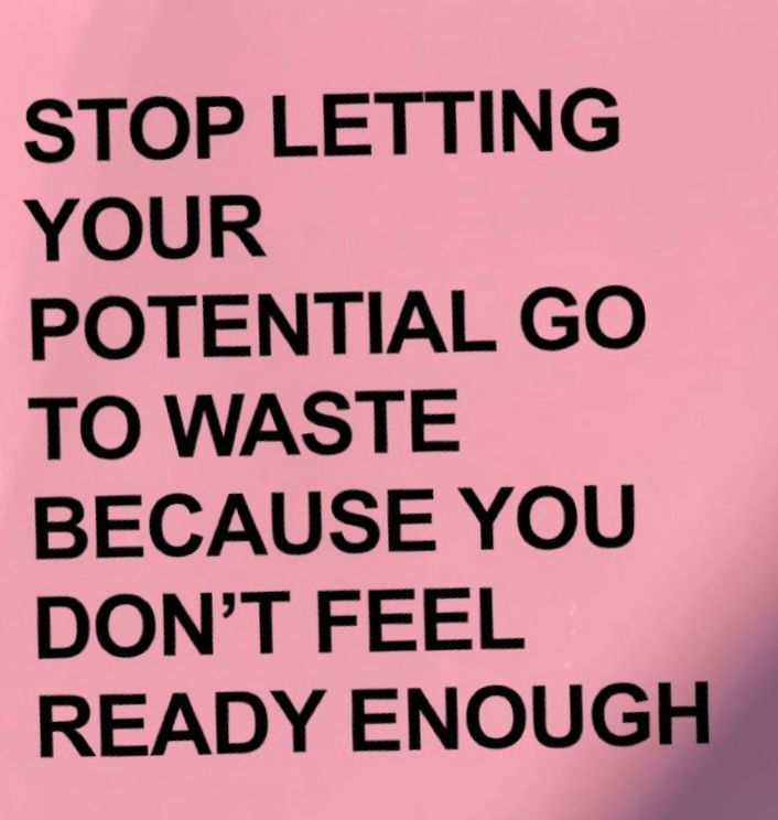 What we wear shapes how we feel, think, and even how others interact with us. Ever put on an outfit and felt an instant shift in your mood? That’s style psychology at work, this is your sign to WEAR THE OUTFIT!