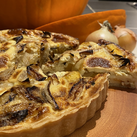 Quiche à la citrouille, oignon et fromage