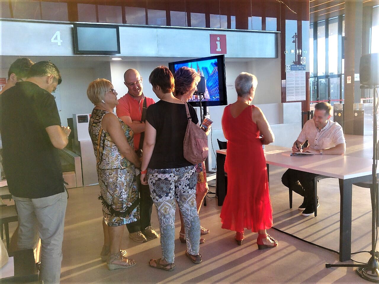 Presentación La casa entre el sorgo