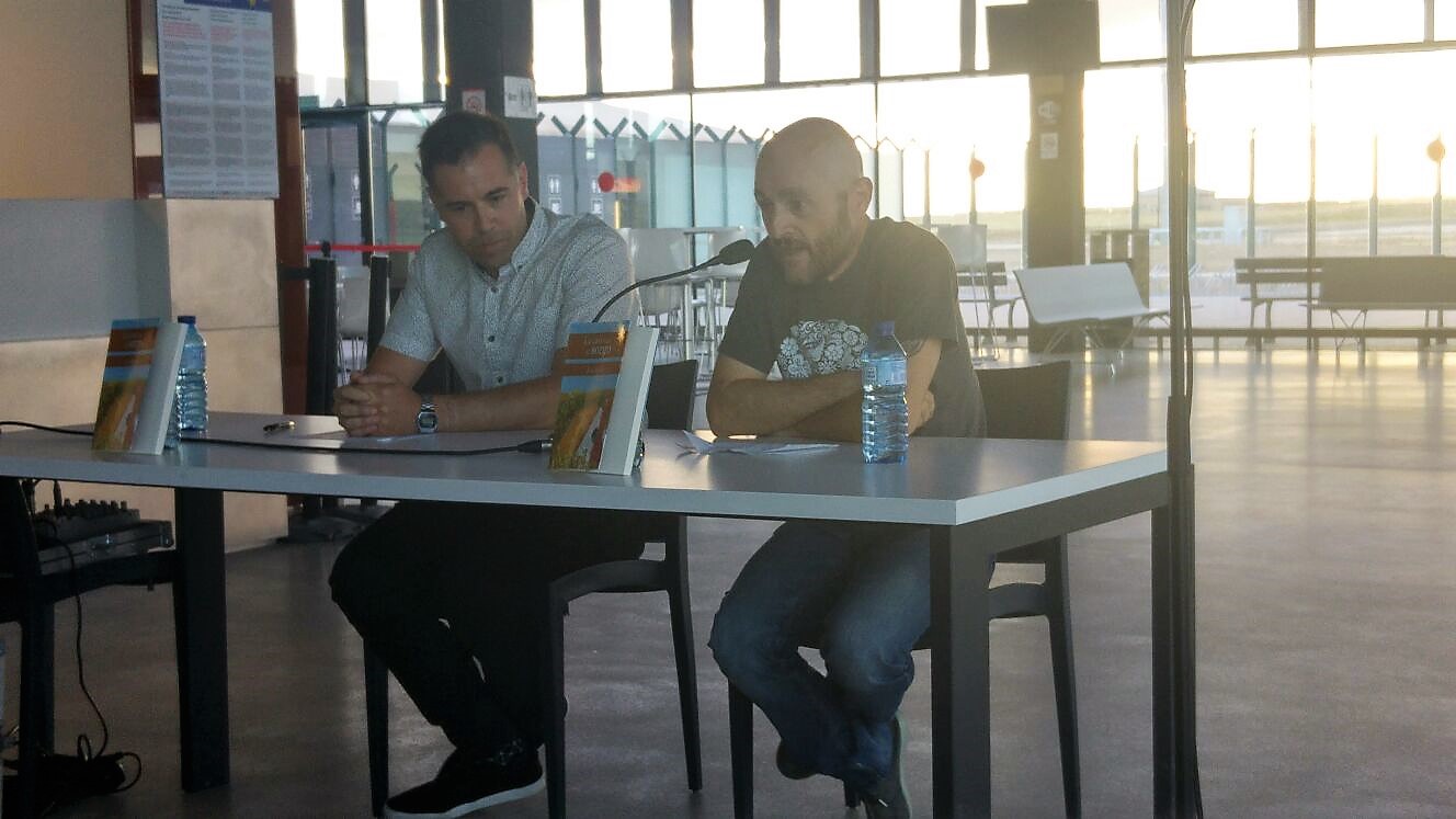 Presentación La casa entre el sorgo