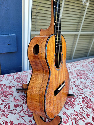 Uke 62 - Side.jpg