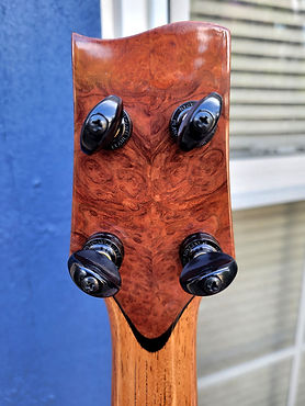 Uke 62 - Basckstrap.jpg