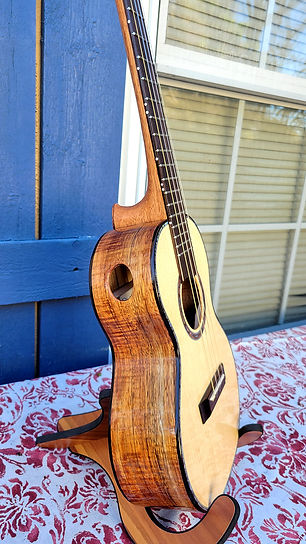 Uke 61 - Side.jpg
