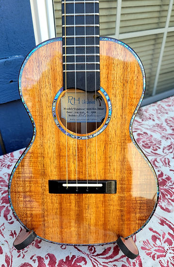 Uke 62 - Front Close.jpg