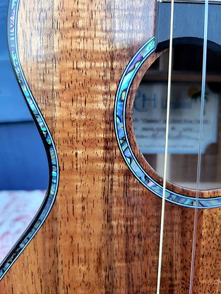 Uke 74 - Rosette.jpg