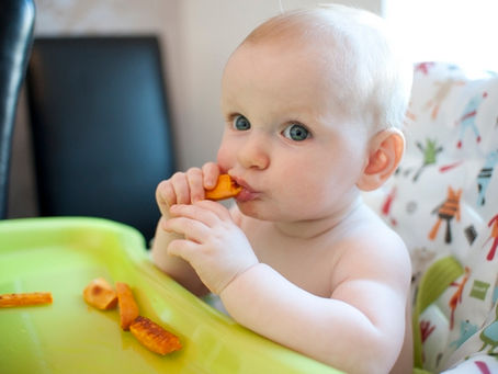 8 alimentos que tu bebé necesita comenzar a comer con las manos