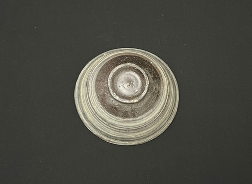 高麗末期金海刷毛目椀 刷毛目茶碗 銘 灣月 - MIHO MUSEUM
