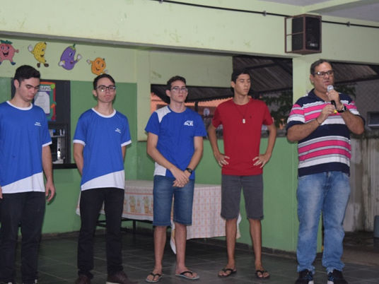 Estudantes da E.E. Olavo Bilac criam website para a escola