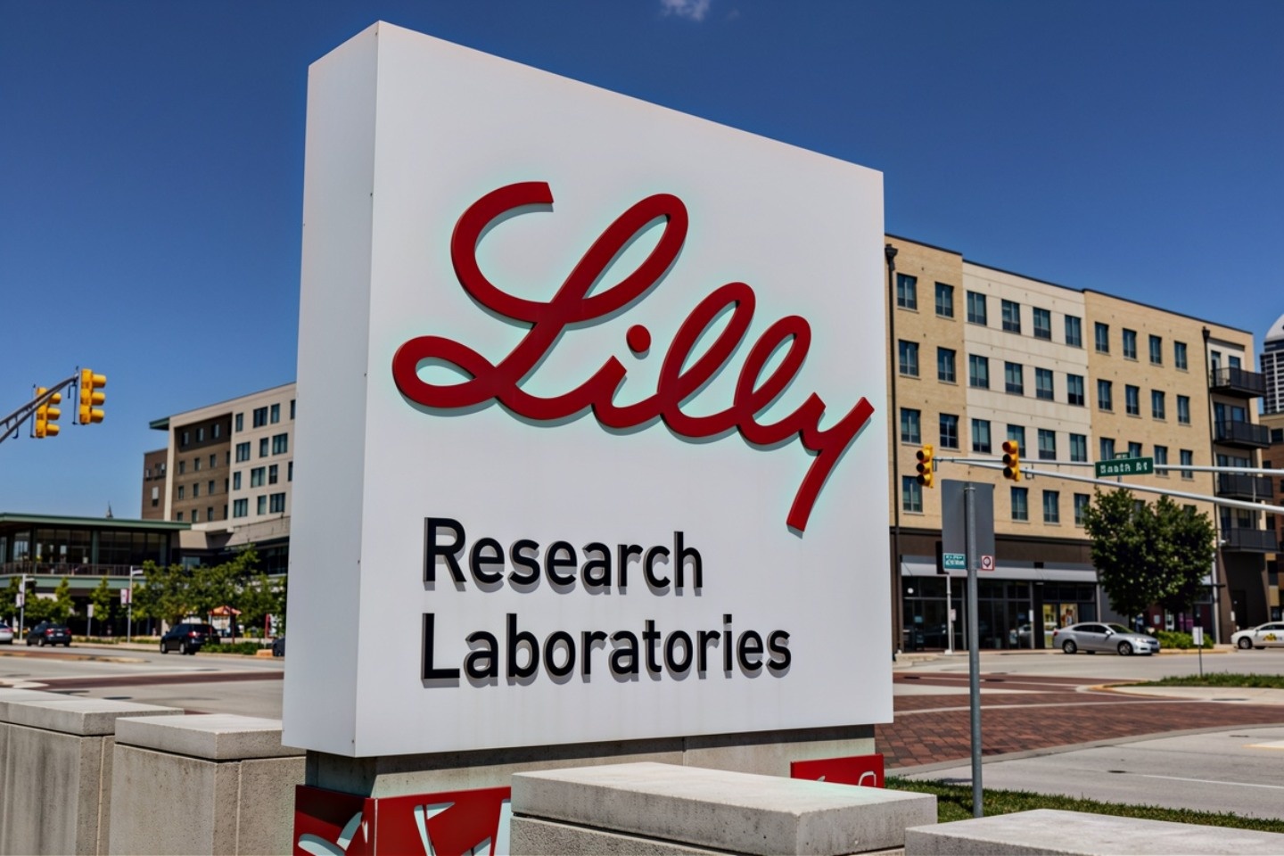 Amplia teams up with big pharma for lung cancer trial