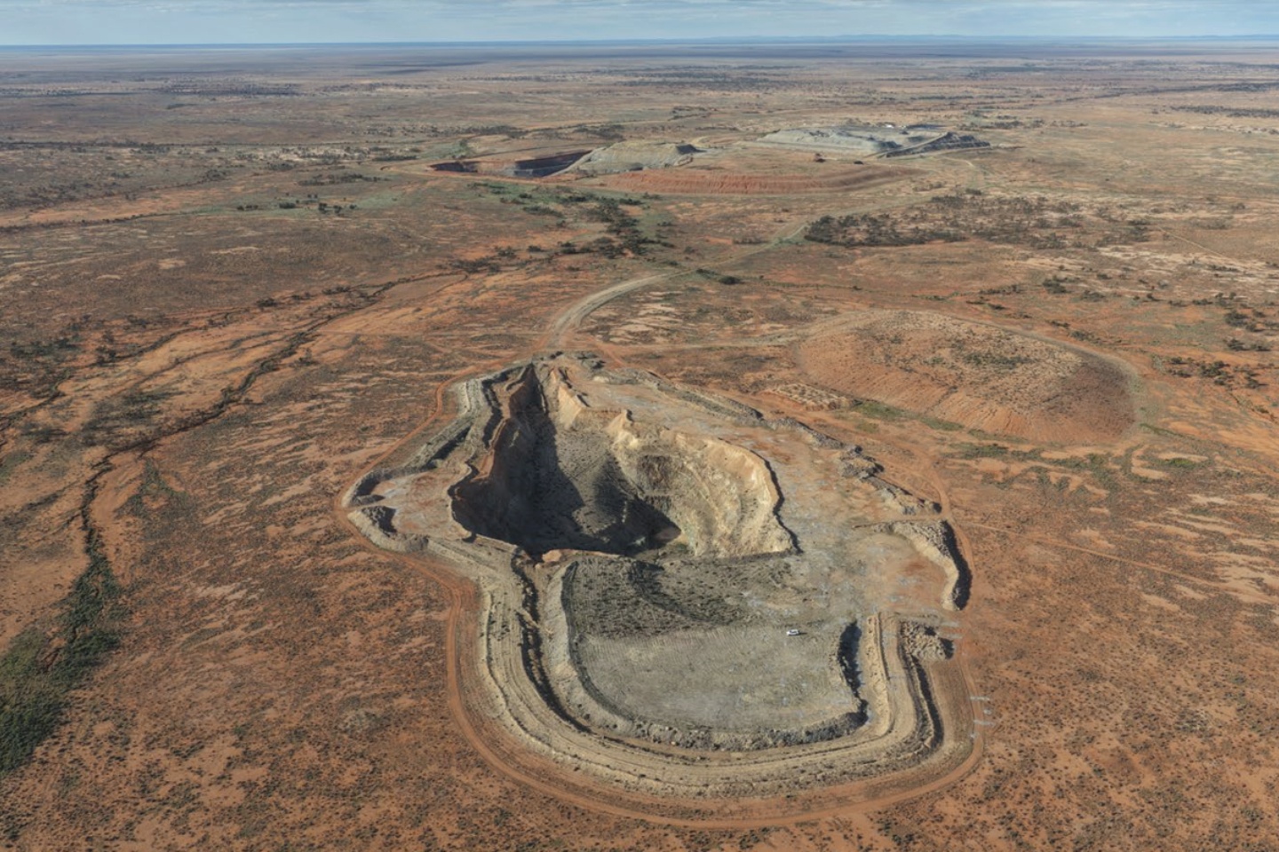 Thick, shallow gold extends Pacgold pit in South Australia