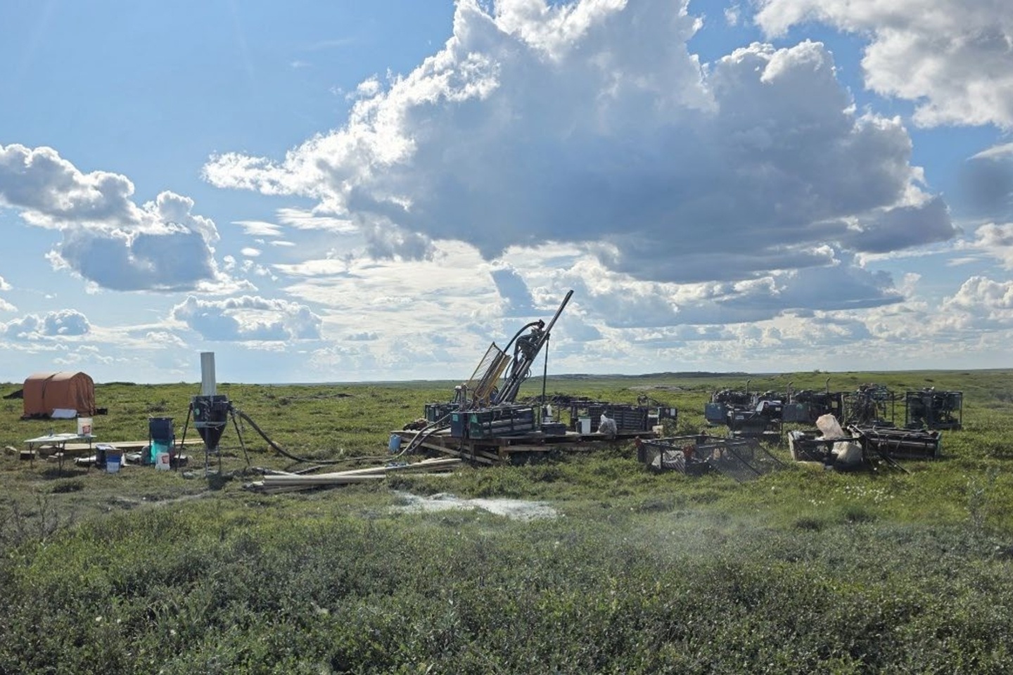 Manhattan Gold reveals high-grade 2.25KM Canadian gold footprint