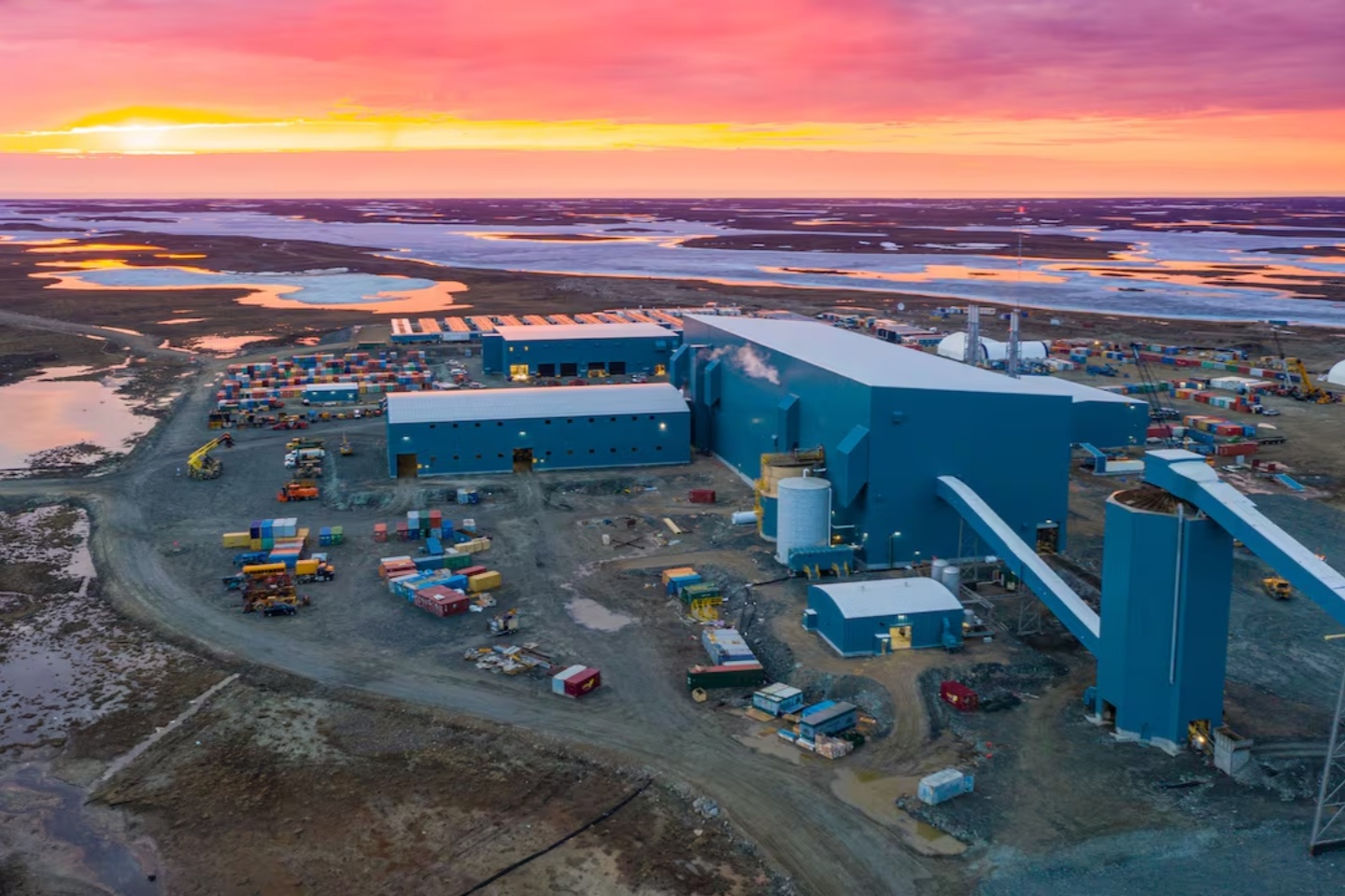 Manhattan opens up 1.25km Canadian gold corridor at Jaws