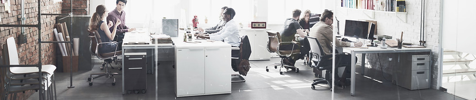 Espaço de trabalho de escritório moderno