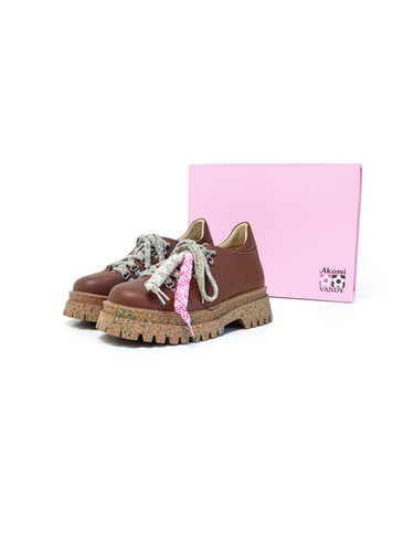 VTP® x Akomi Boots Chocolate | VANDYTHEPINK®