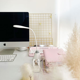 Como montar seu cantinho literário de escrita: inspire-se com o meu home office para criar o seu