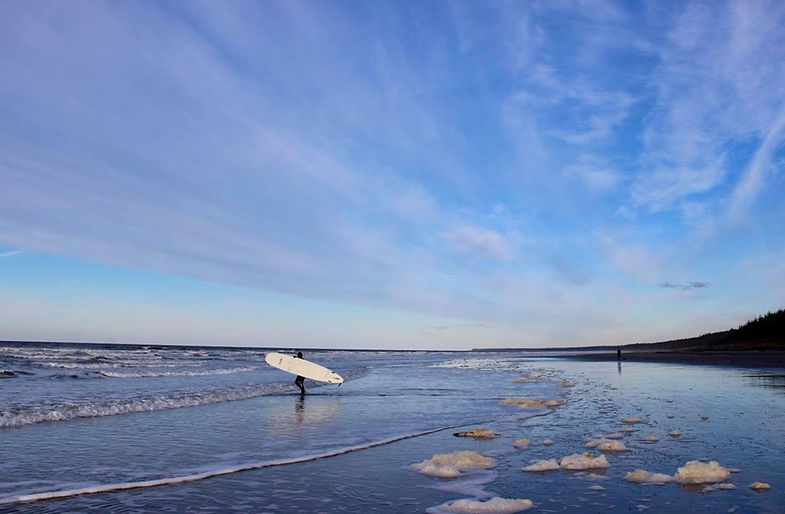 Surfing_Edge_Of_The_World.jpg