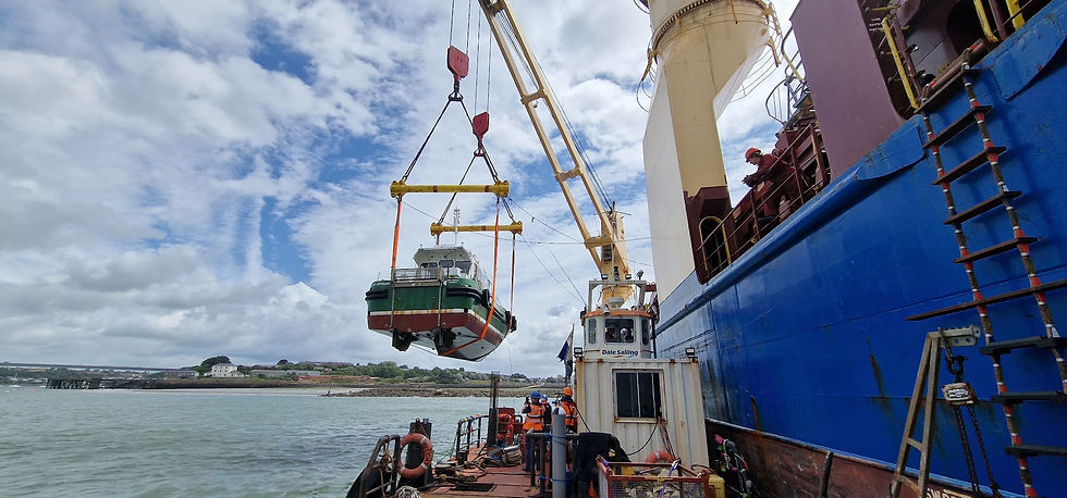 KITCAT - Dive & Logsitics support - lifting Pilot Vessels onto cargo ship