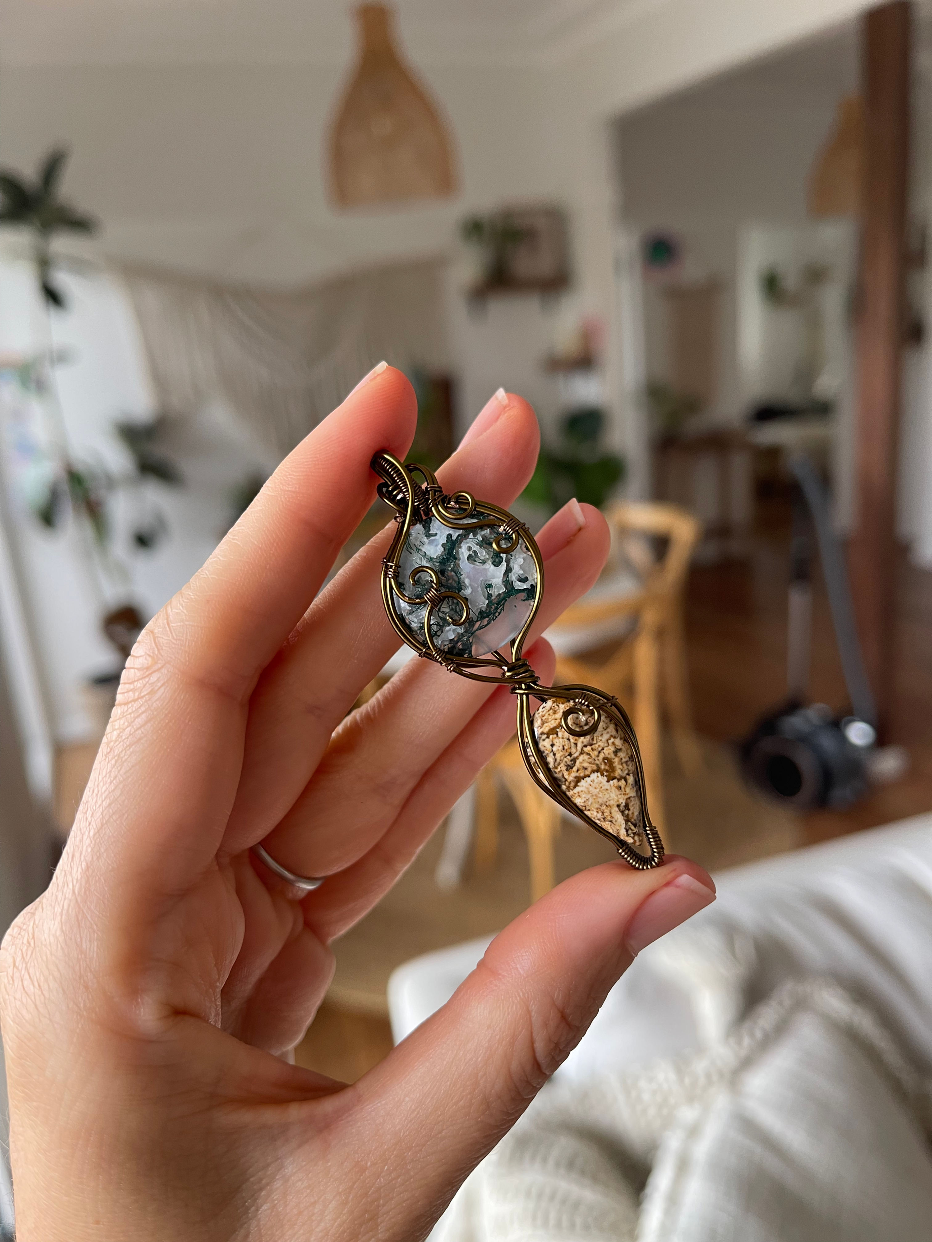 Earth magic wand: Moss agate and jasper