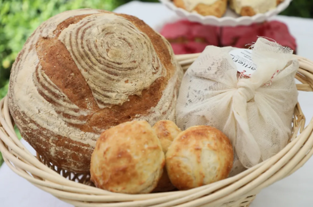 Italian Dinner Rolls (6)