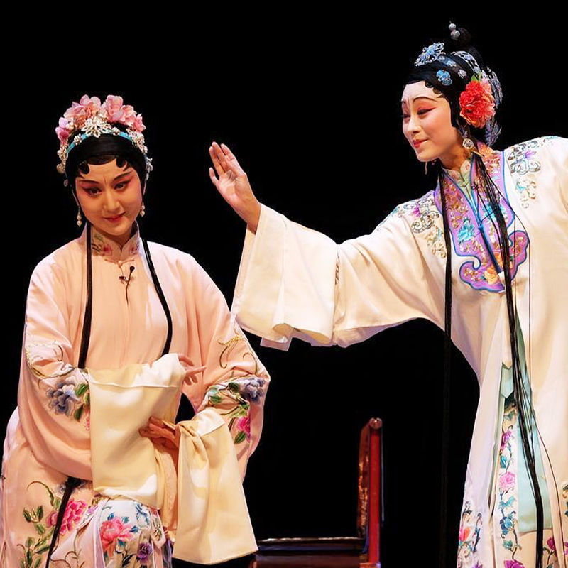 Queer Love in Chinese Opera