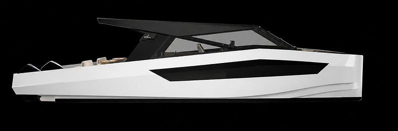 Render laterale del DL38 powercat in alluminio con hardtop nero, finestrature panoramiche e design moderno.Render laterale del DL38 powercat in alluminio con hardtop nero, finestrature panoramiche e design moderno.