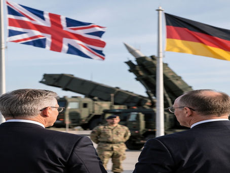 英独国旗と防衛装備のAI生成イメージ