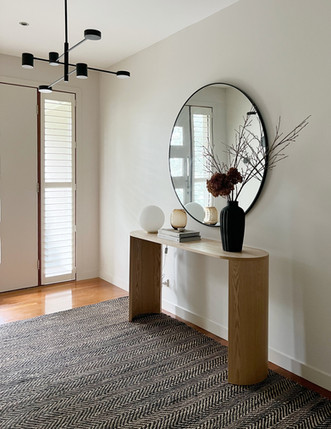 Hallway console table, round mirror 