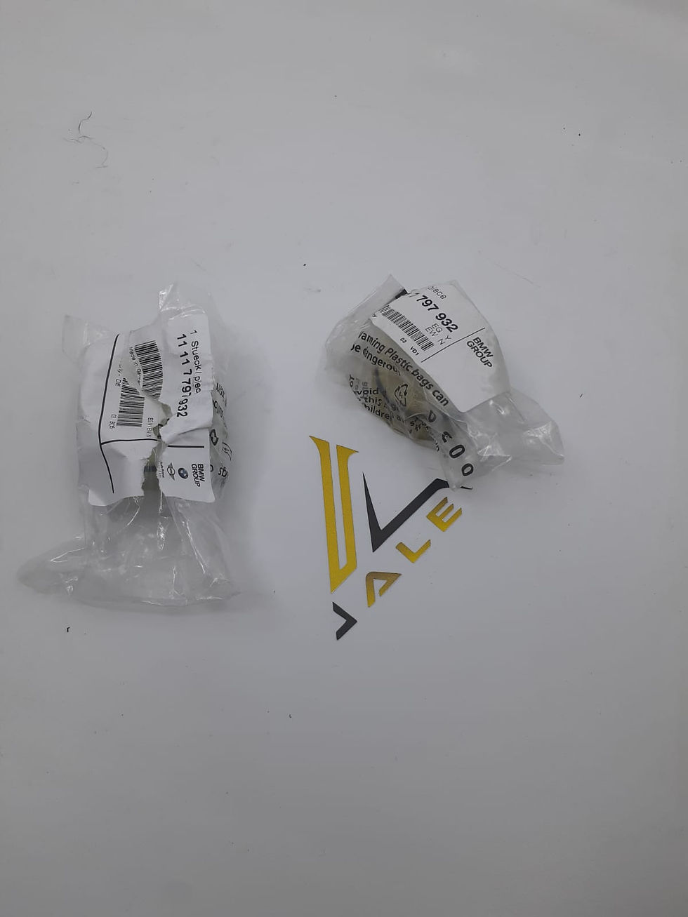 Küçük resim: MOTOR KAPAK CONTALI ORJİNAL - TEK FİYATI - E60 E90 F10 F20 X1 X3 X5 F15