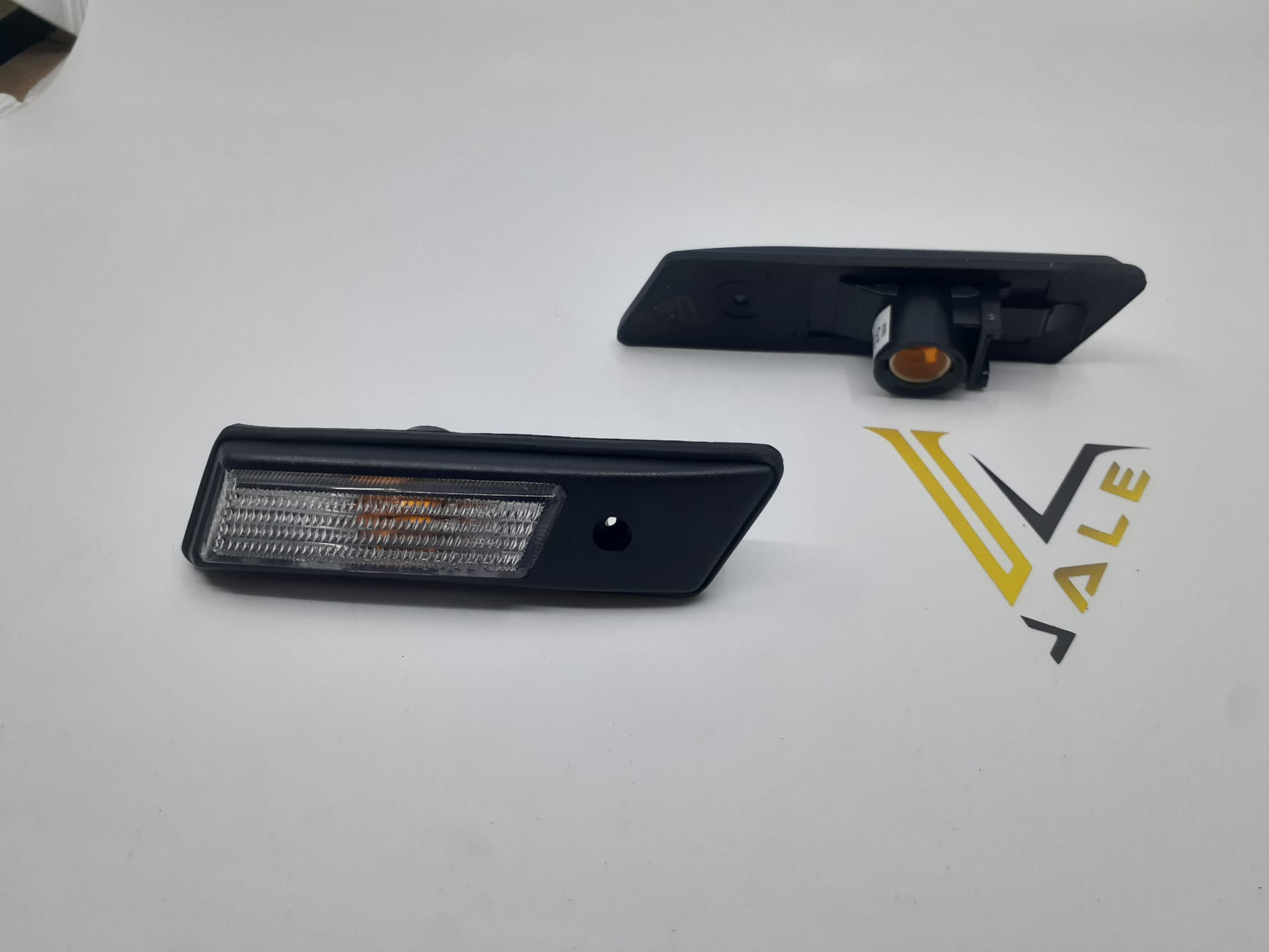 ÇAMURLUK SİNYALİ BEYAZ YAN SANAYİ - TEK FİYATI - E30 E34 E36