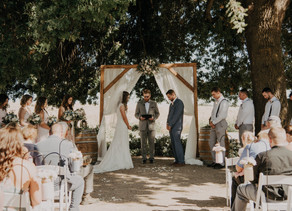 WHY YOU SHOULD HAVE AN UNPLUGGED CEREMONY