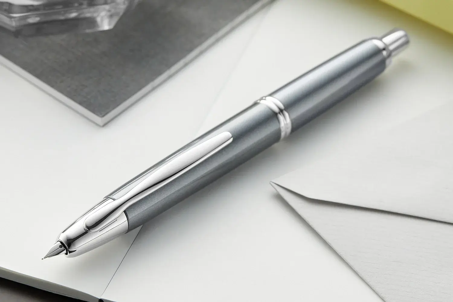 Pilot Vanishing Point Fountain in Gunmetal w/Rhodium Trim