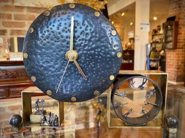 Thumbnail: "Swing Shift" Clock
