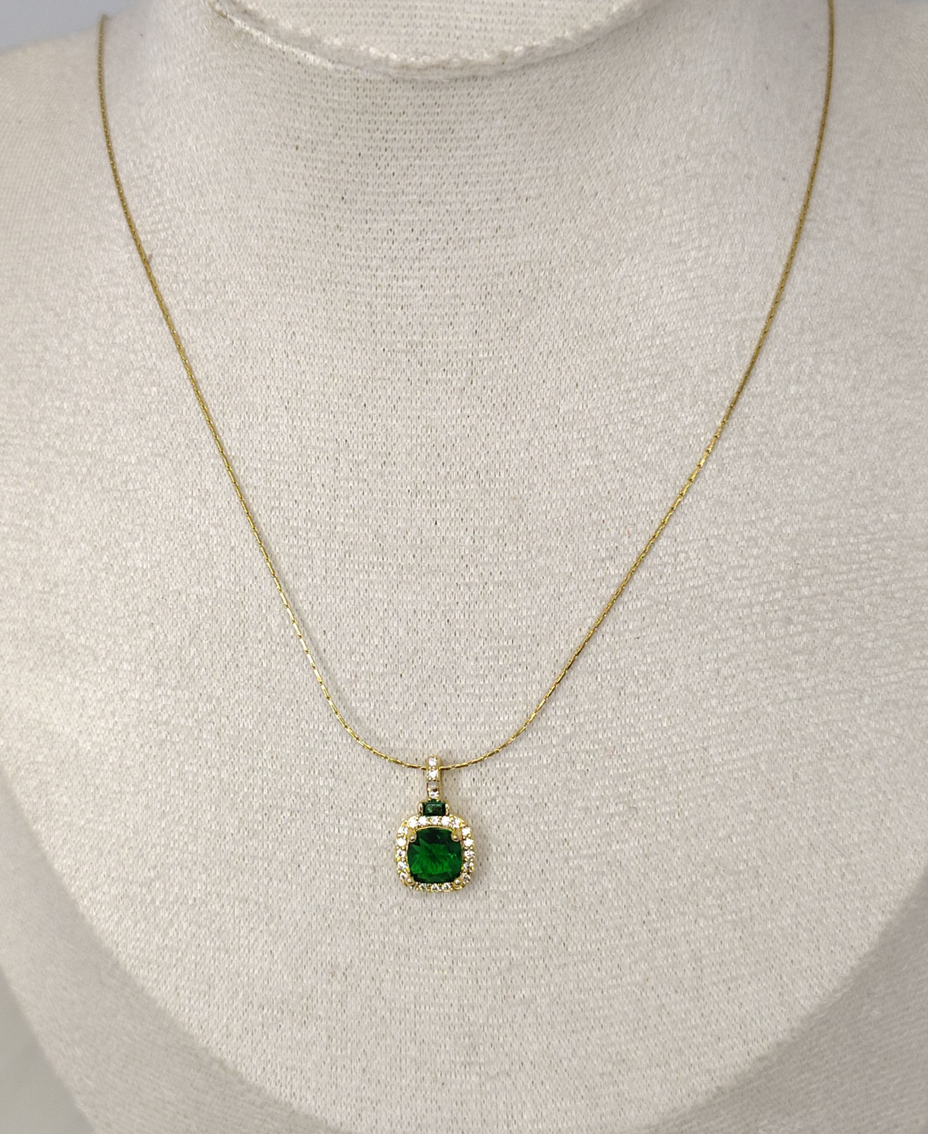 Dainty Green Pendant Chain