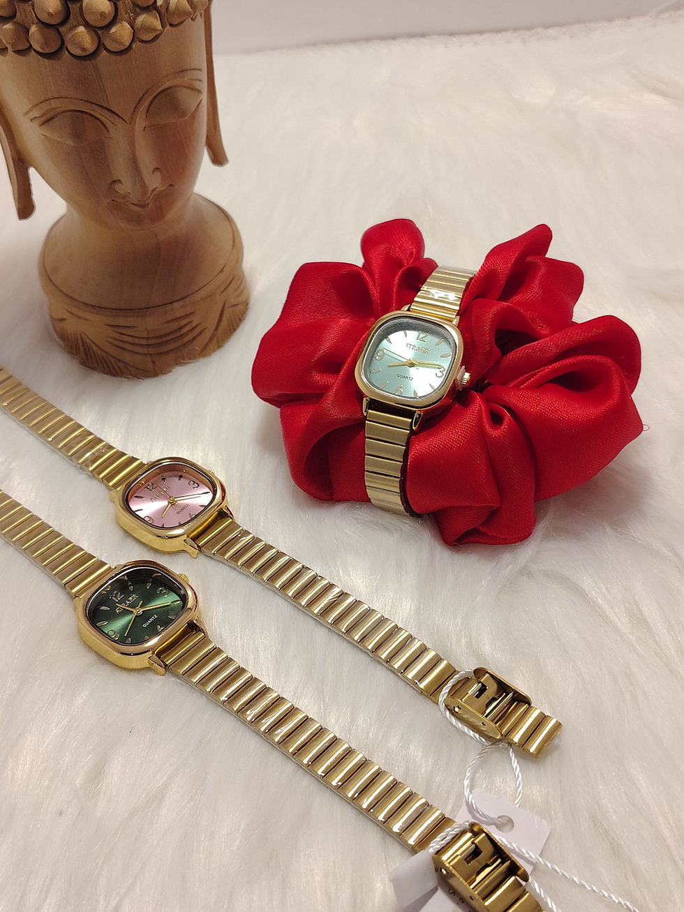 Square dial watch 3 collection with gold metal straps