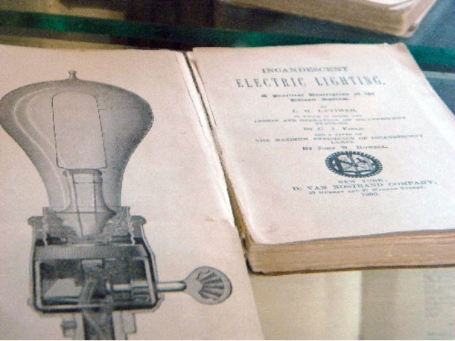 Diagram of Latimer’s bulb (1883) and acclaimed book (1889)