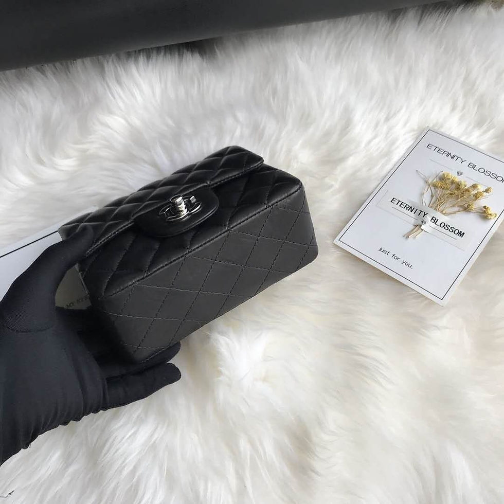 Thumbnail: Chanel 古董黑色羊皮 Mini Coco