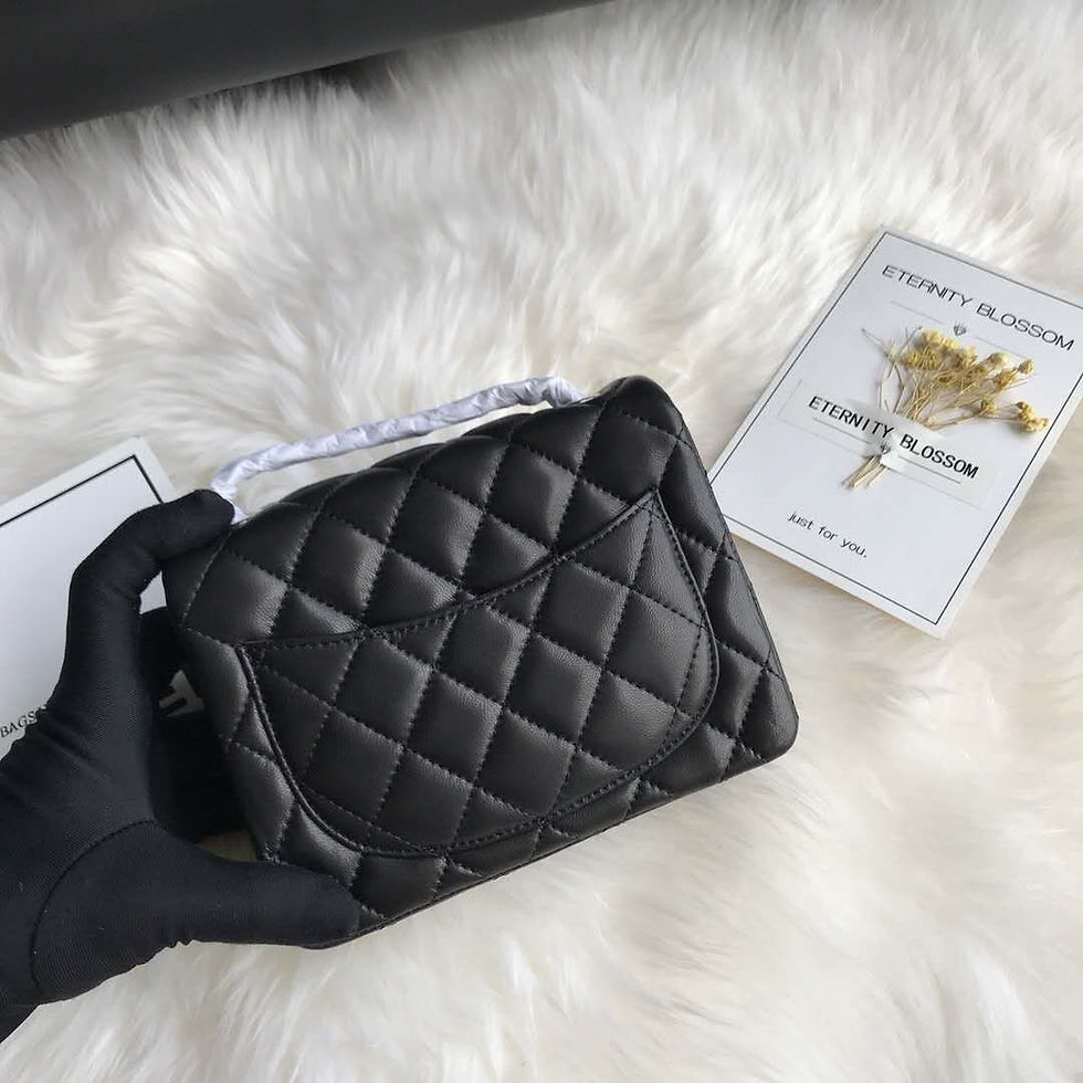 Thumbnail: Chanel 古董黑色羊皮 Mini Coco