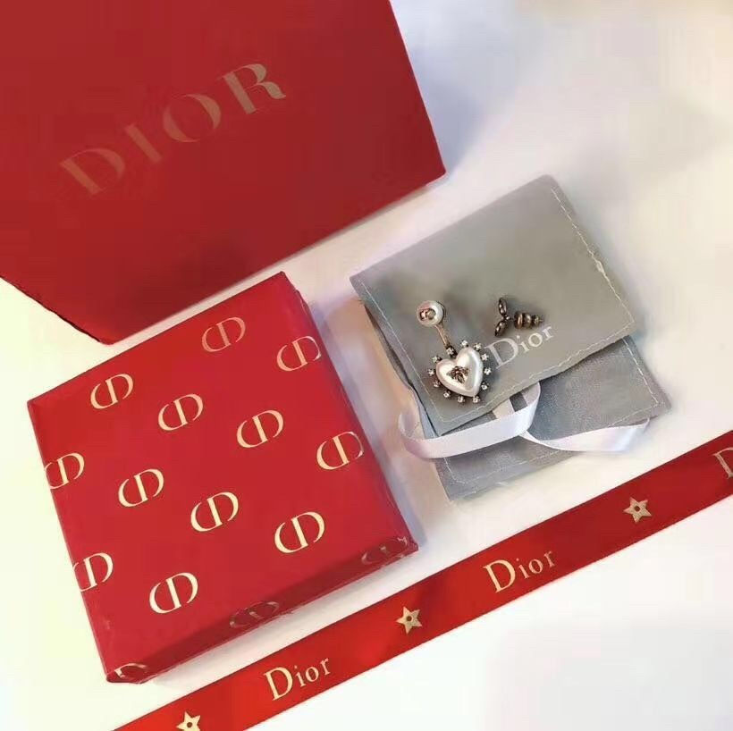 Thumbnail: Dior 愛心 黑色 白色 金色 蜜蜂 耳環