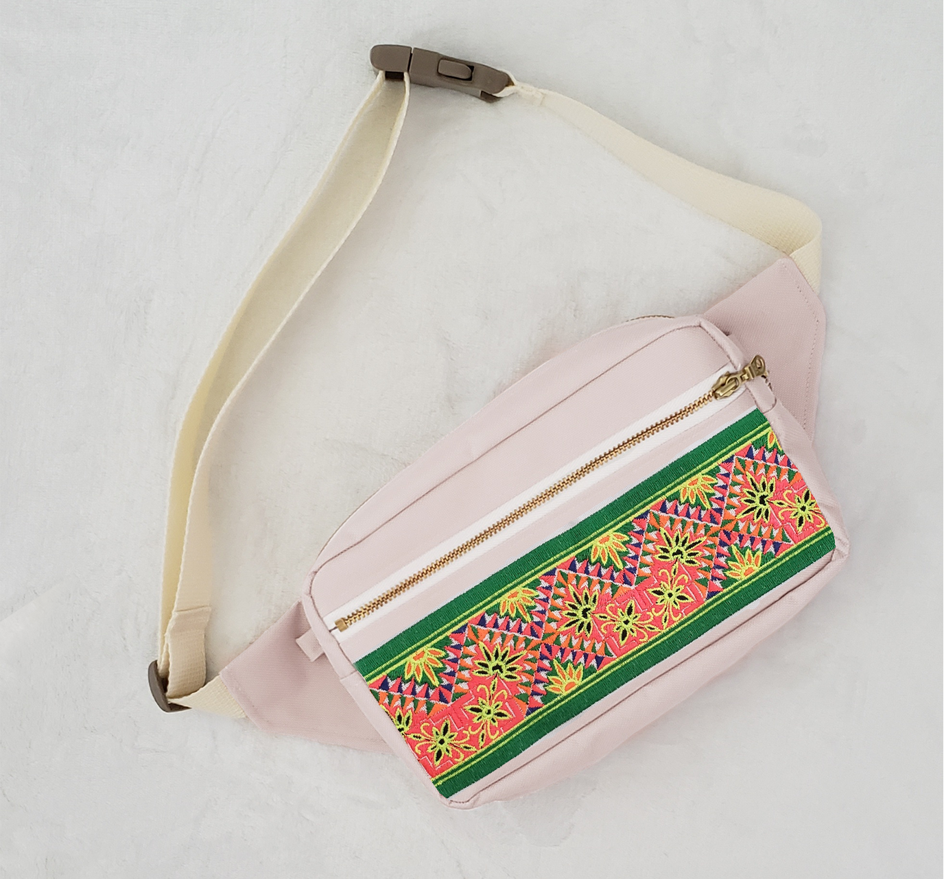 Green Boxed Heart Embroidered Fanny Pack