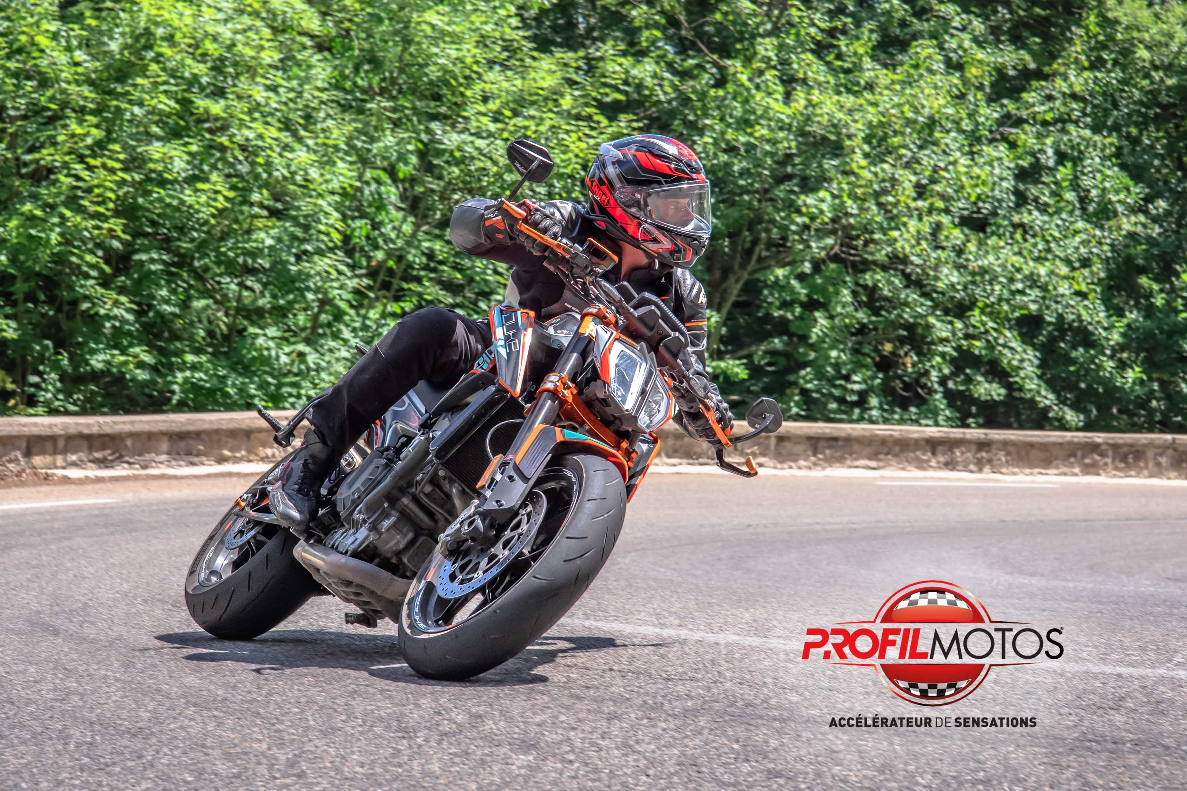 PHOTO MOTO FAUCILLE  - 90