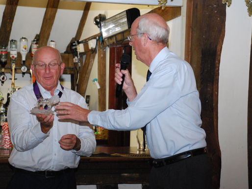 Tonbridge Lions Celebrate a Successful Changeover Lunch in Leigh