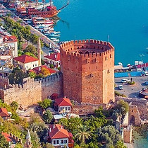 Yatırım bölgesi Alanya'nın tarihi Alanya Kalesi manzarası