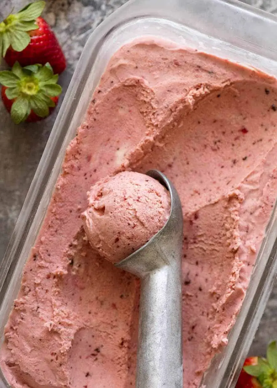 Strawberry-Ice-Cream-No-Churn_1a.webp