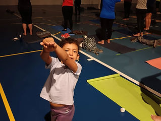 clase benéfica yoga en San Martin de la Vega
